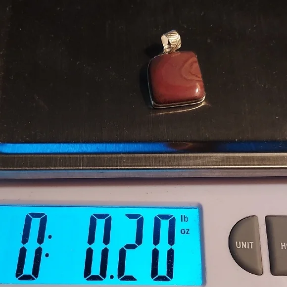 Elegant Pink Pendant Necklace - Picture 6 of 6